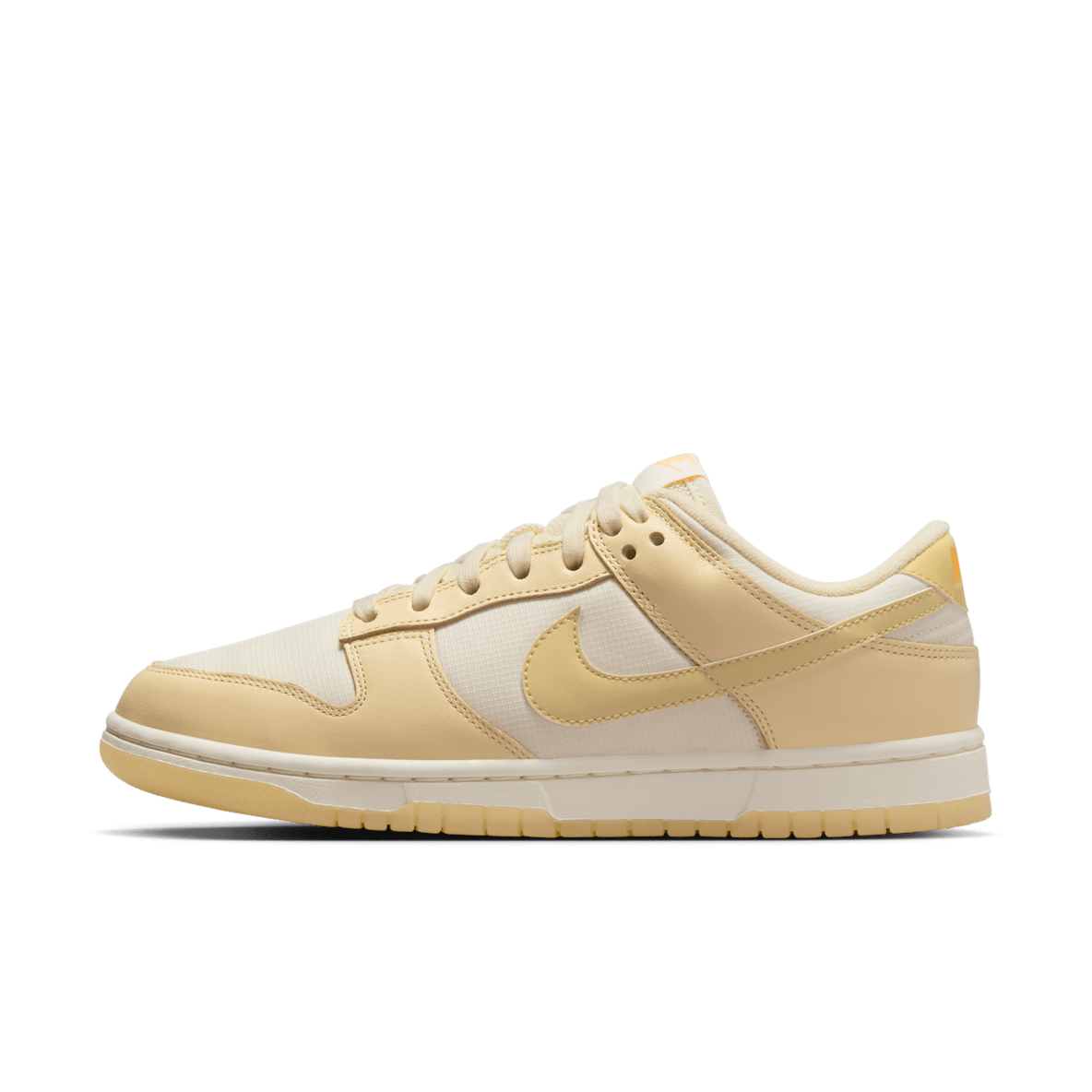 Womens Nike Dunk Low Top Shoes. Nike JP